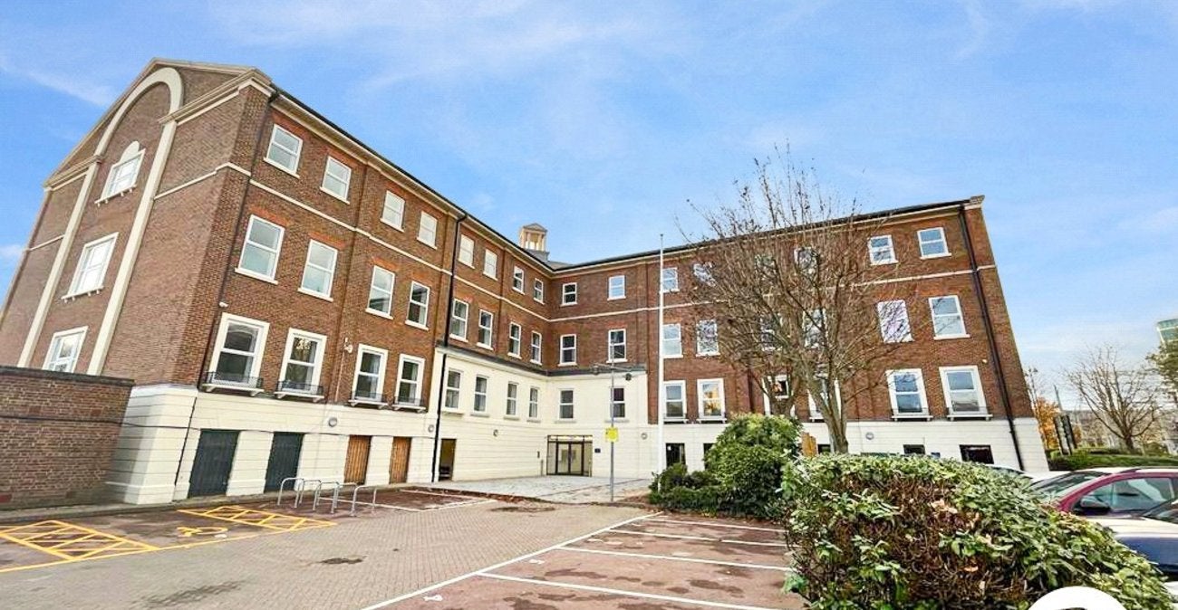 Flat Maritime Way in Gillingham