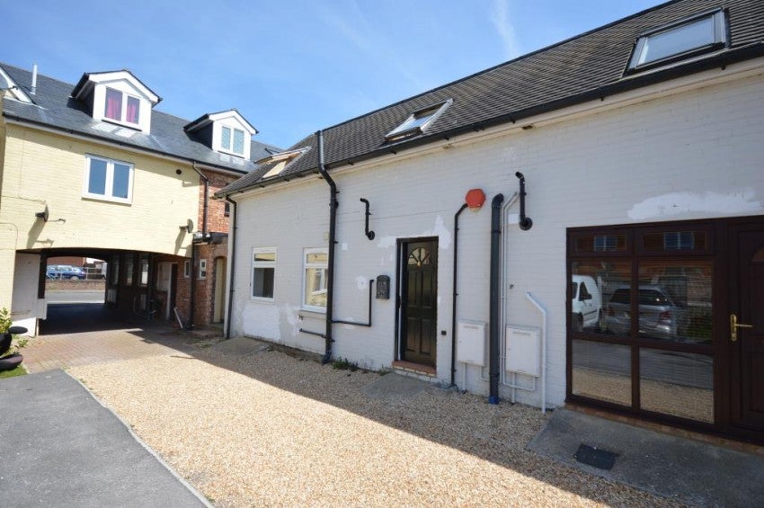 Flat South Street in New Forest
