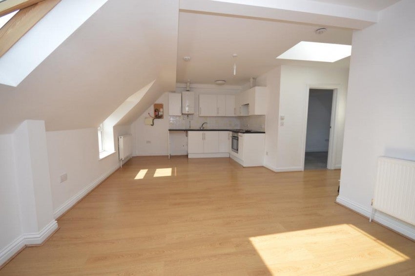 Flat South Street in New Forest