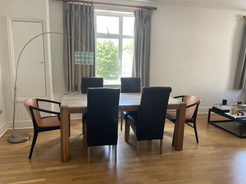 Room Parkgate Road in Greater London