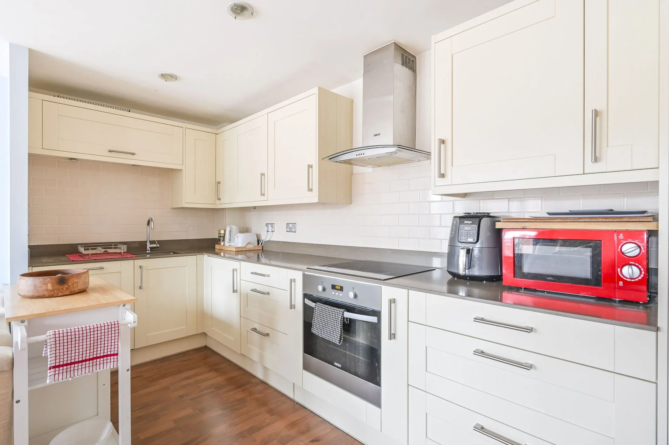 Flat Morville Street in Greater London
