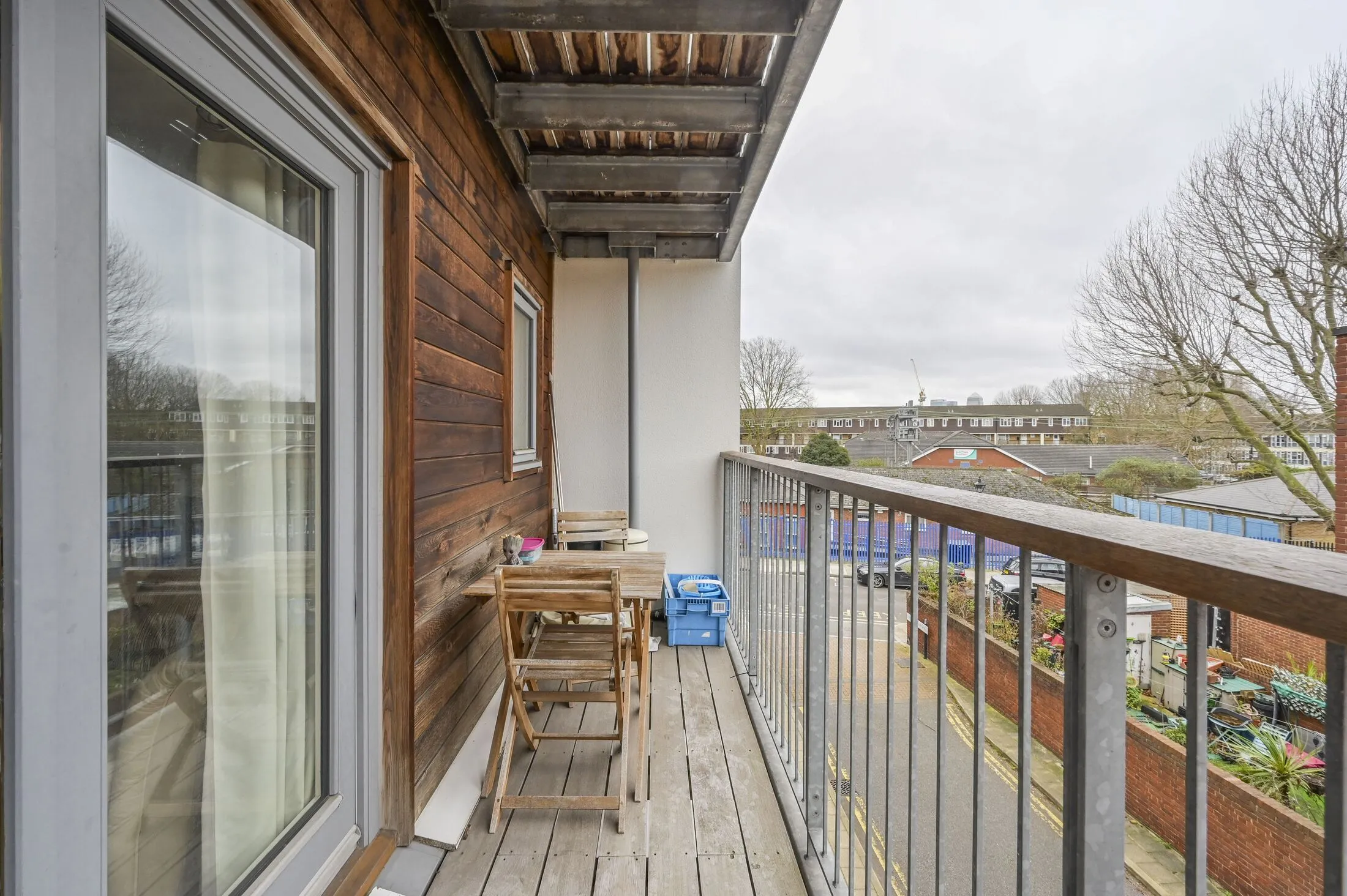 Flat Morville Street in Greater London