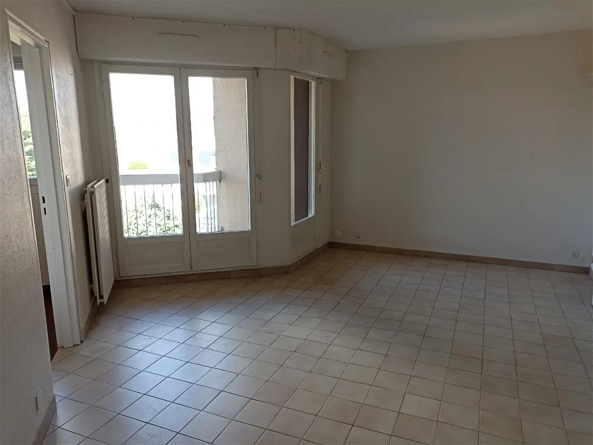 Flat Rue Buzot in Évreux