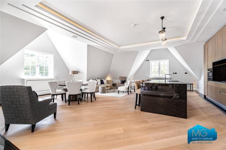Flat Canons Close in Greater London