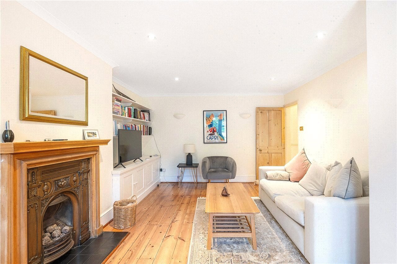 Flat Offerton Road in Greater London