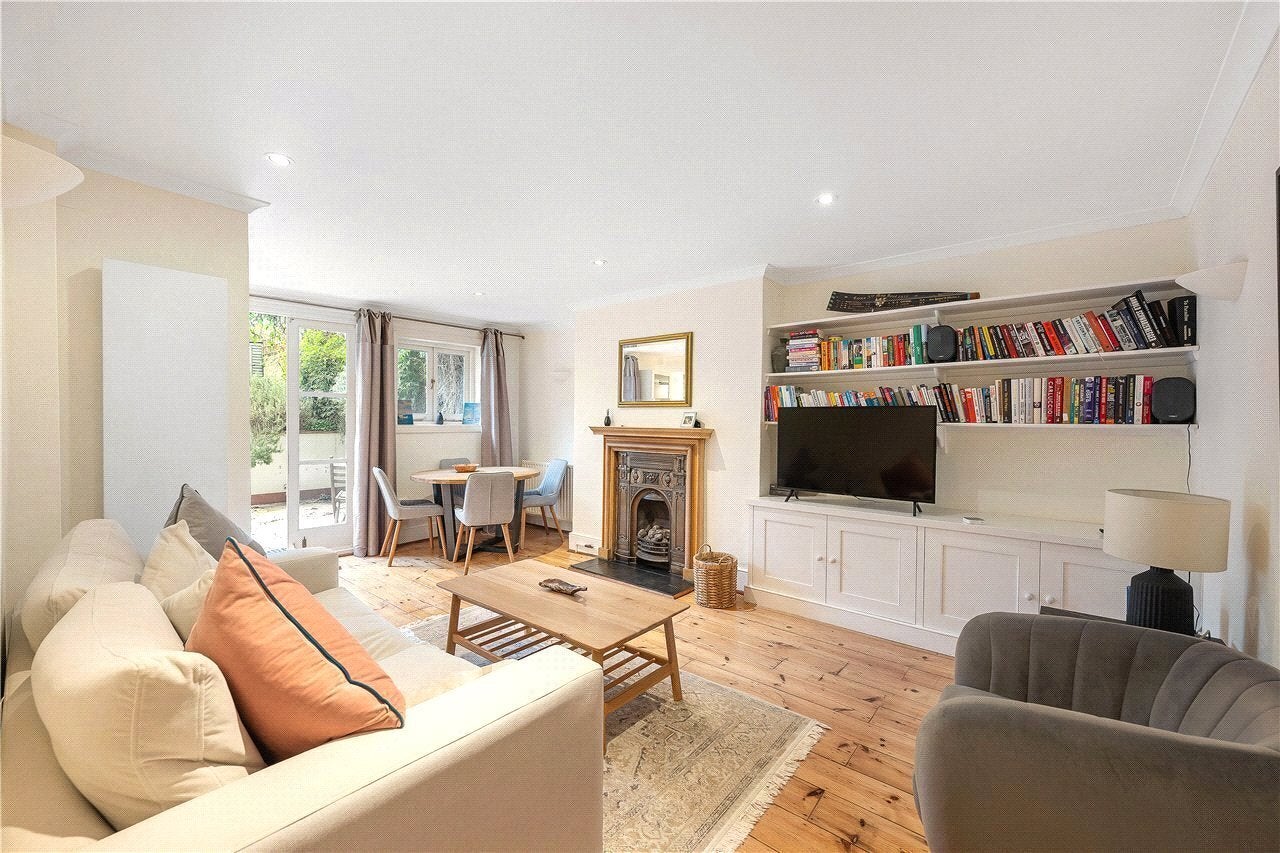 Flat Offerton Road in Greater London
