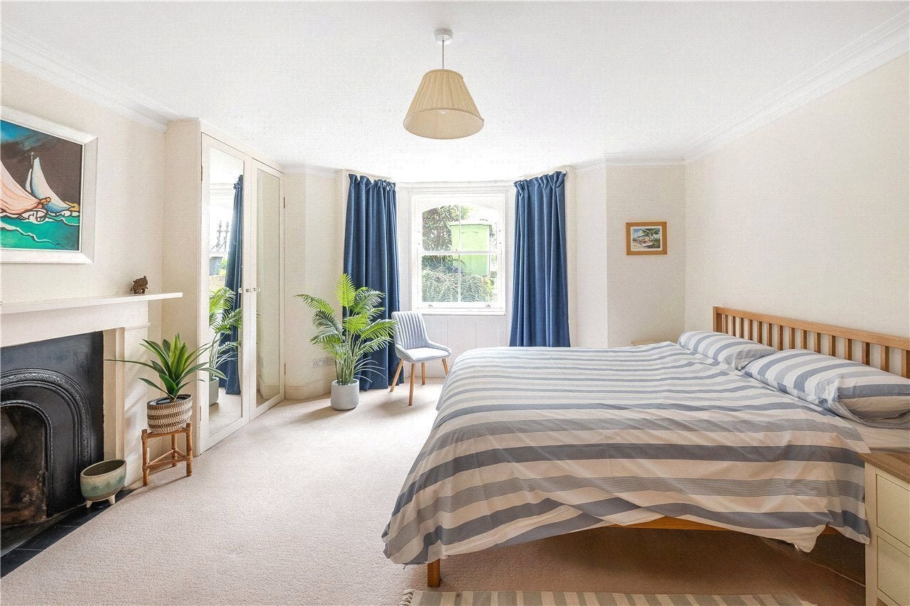 Flat Offerton Road in Greater London