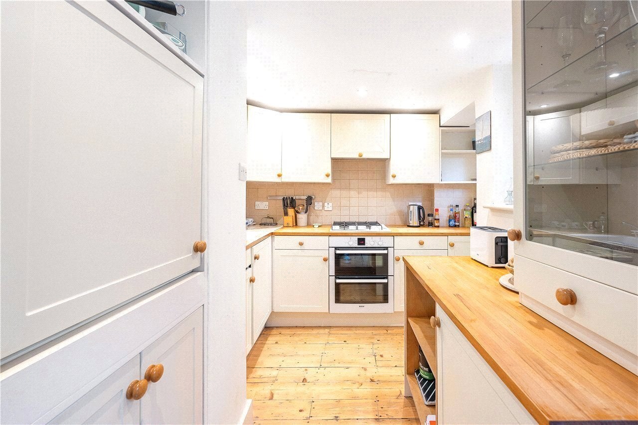 Flat Offerton Road in Greater London