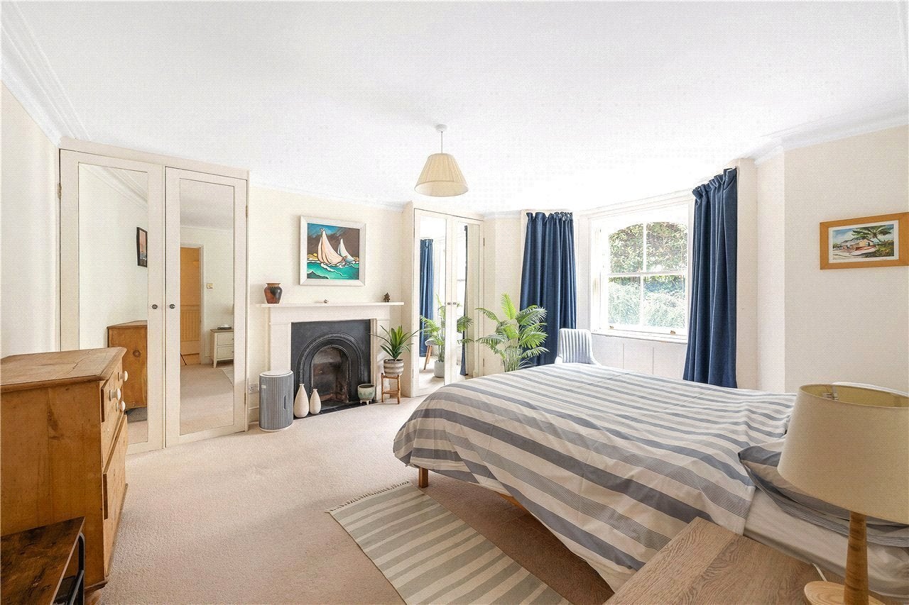 Flat Offerton Road in Greater London