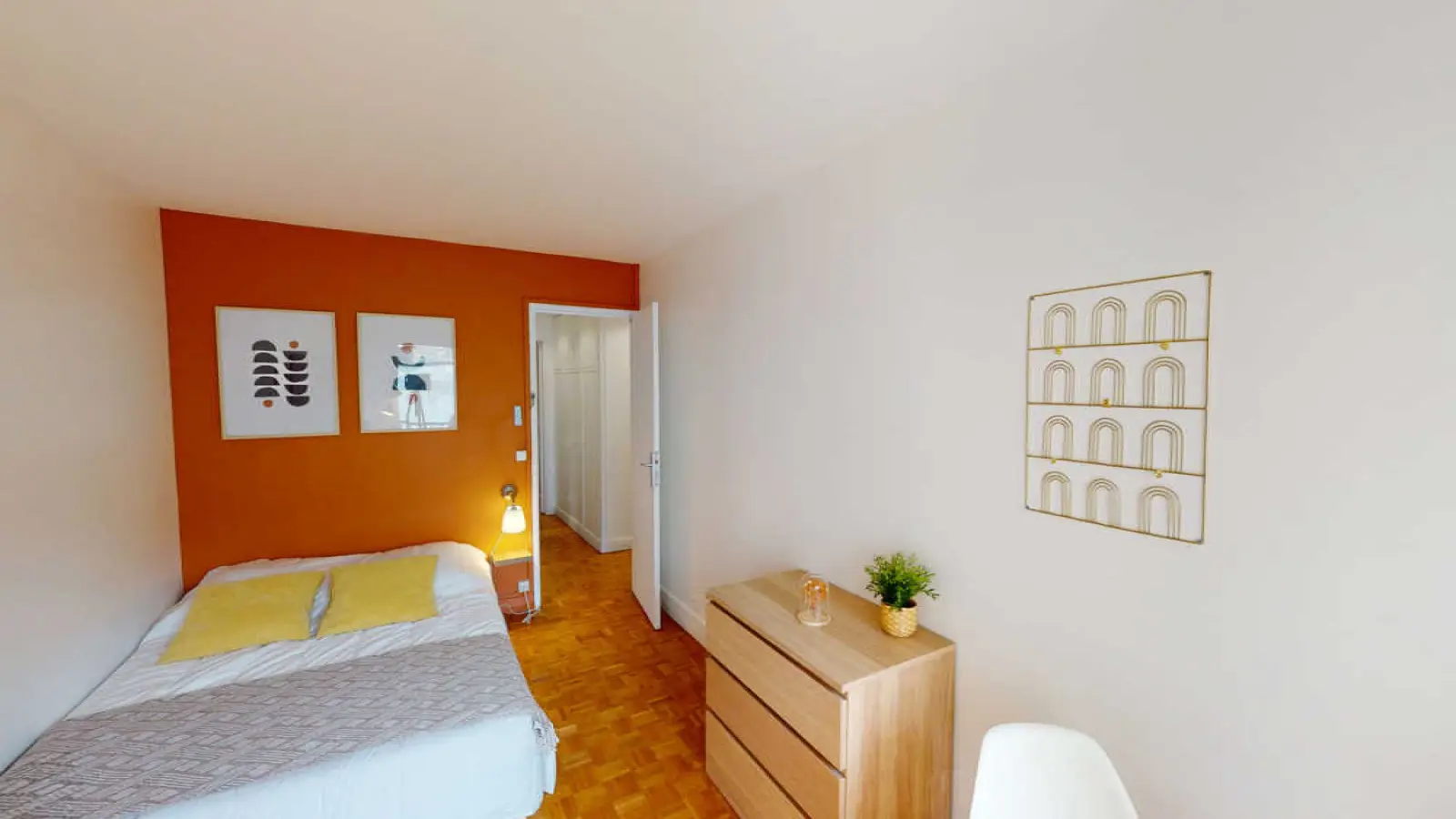 Room Rue Claude Decaen in Paris