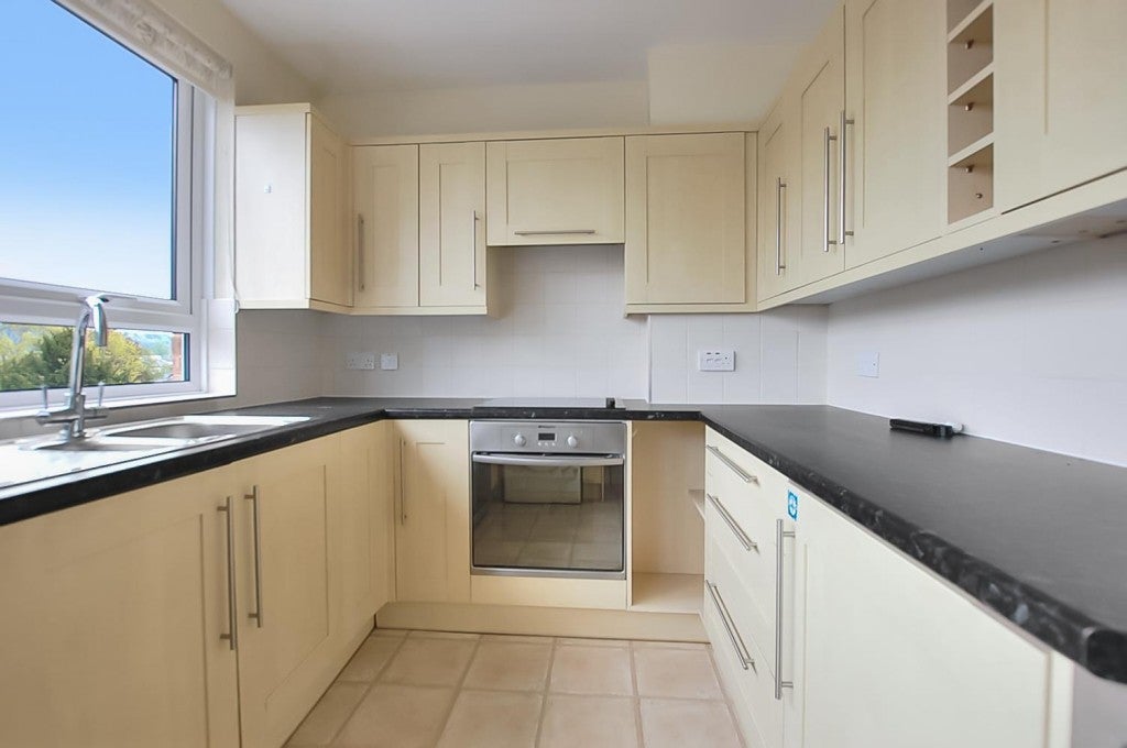 Flat Albert Road in Cheltenham