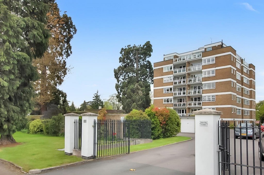 Flat Albert Road in Cheltenham