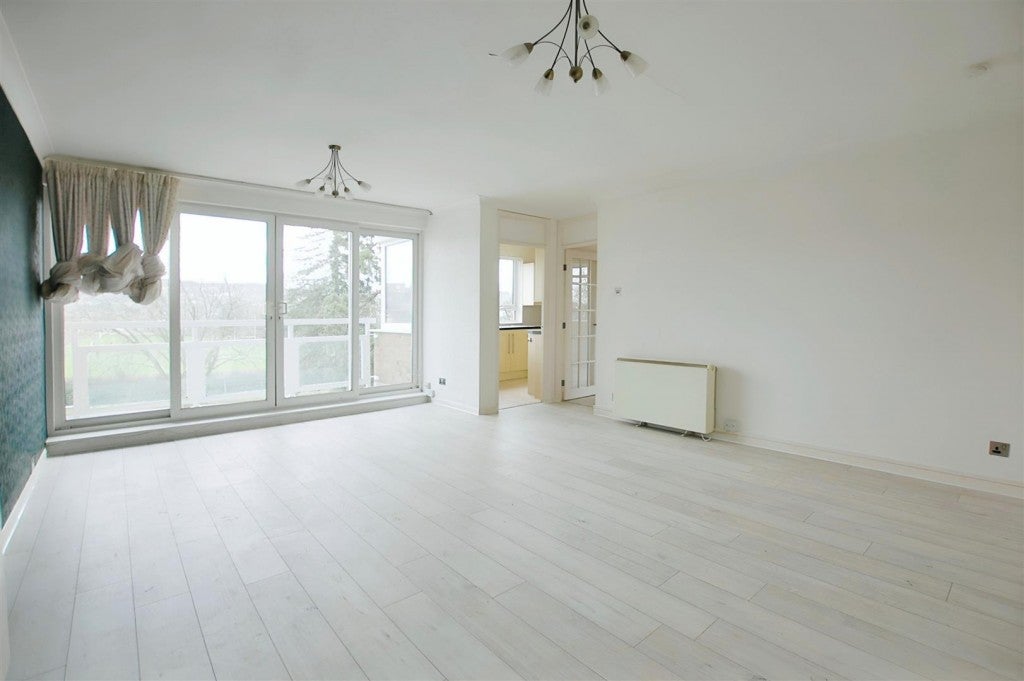 Flat Albert Road in Cheltenham