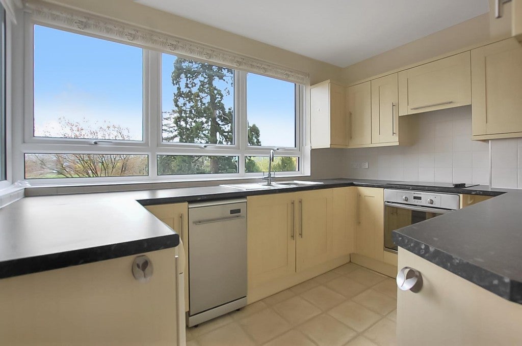 Flat Albert Road in Cheltenham