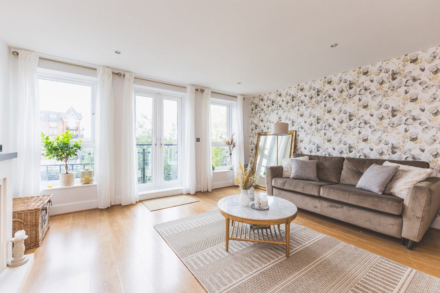 Flat Durham Wharf Drive in Greater London