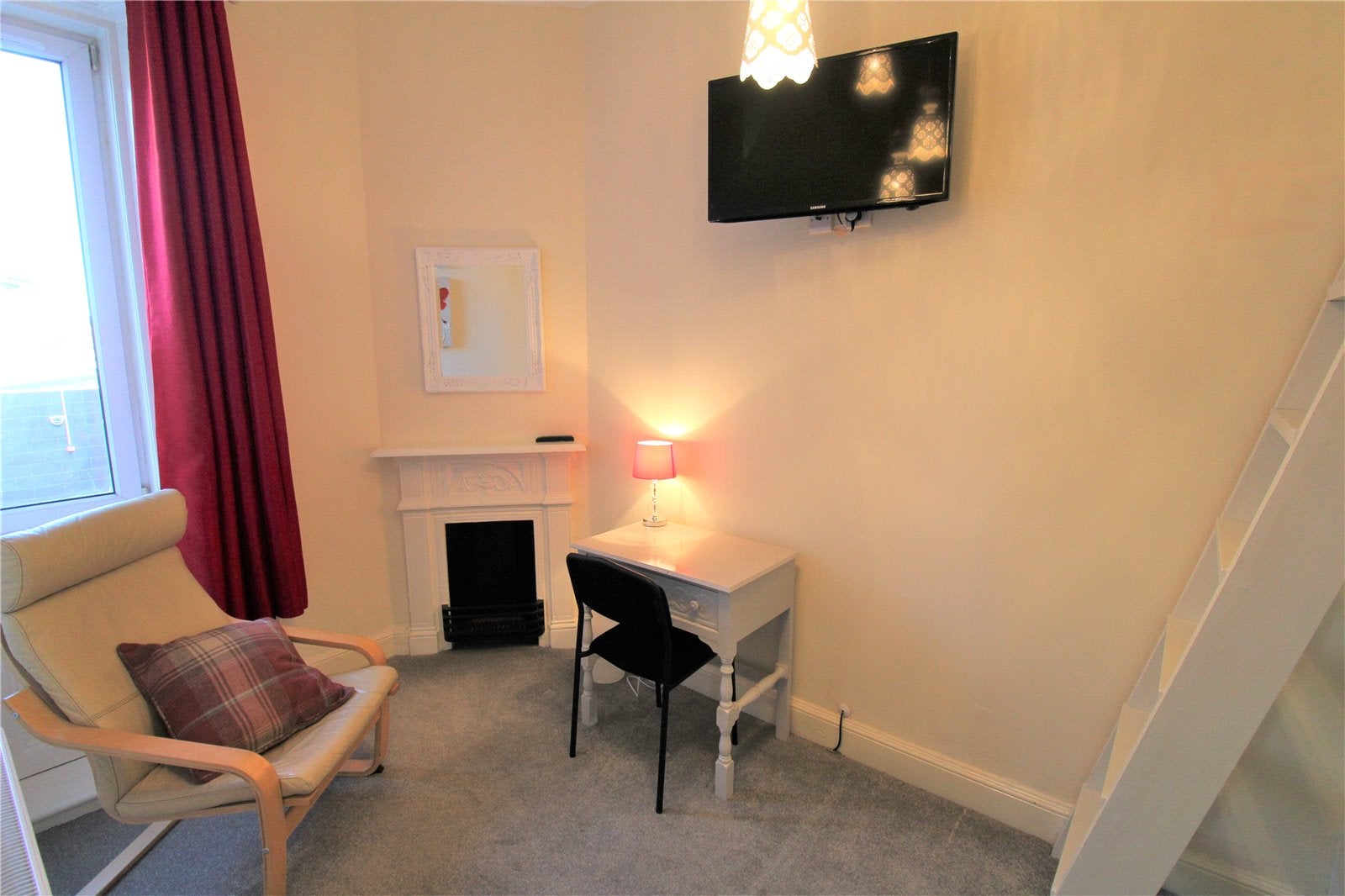 Flat Dalry Road in City of Edinburgh
