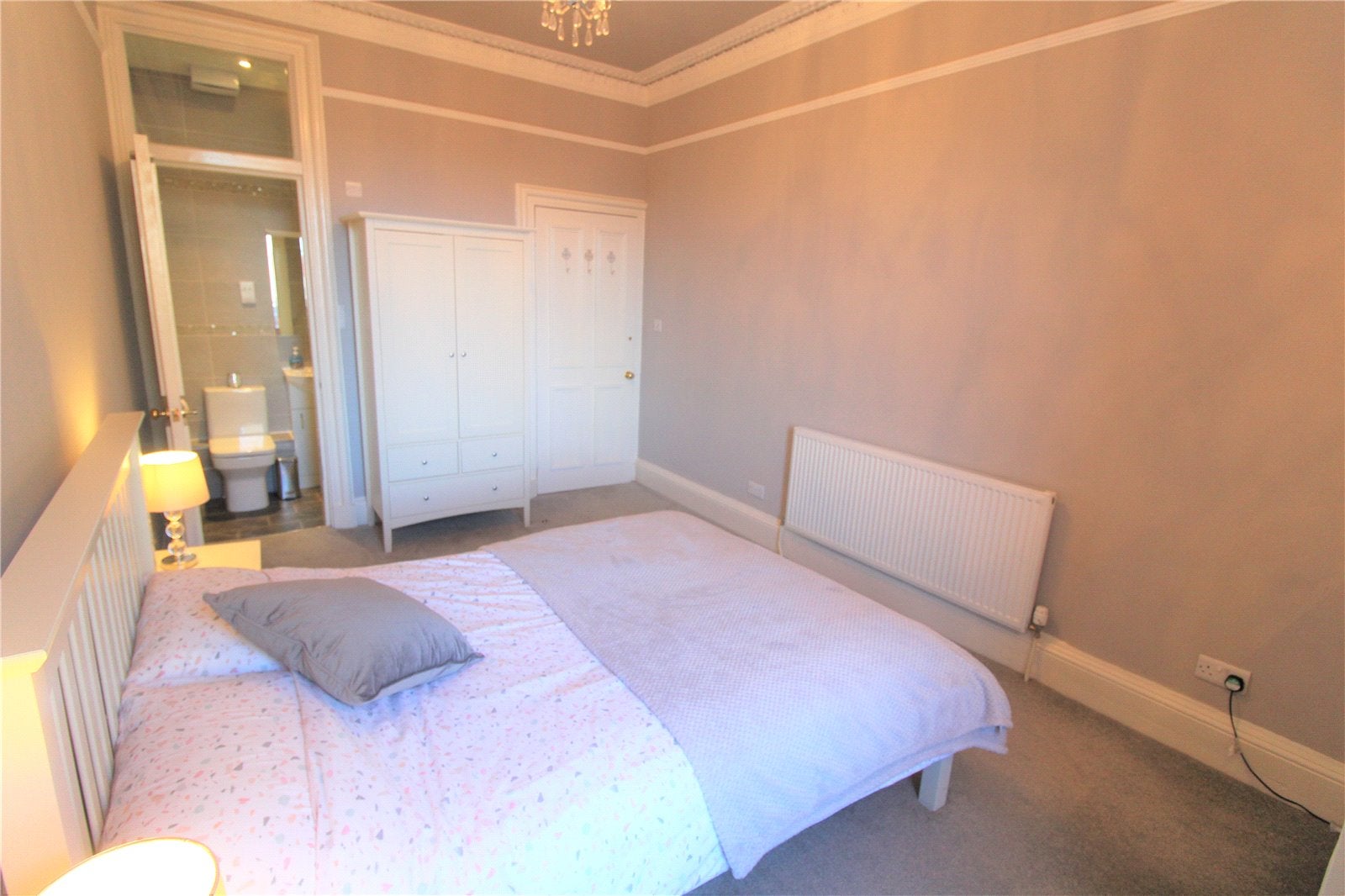 Flat Dalry Road in City of Edinburgh