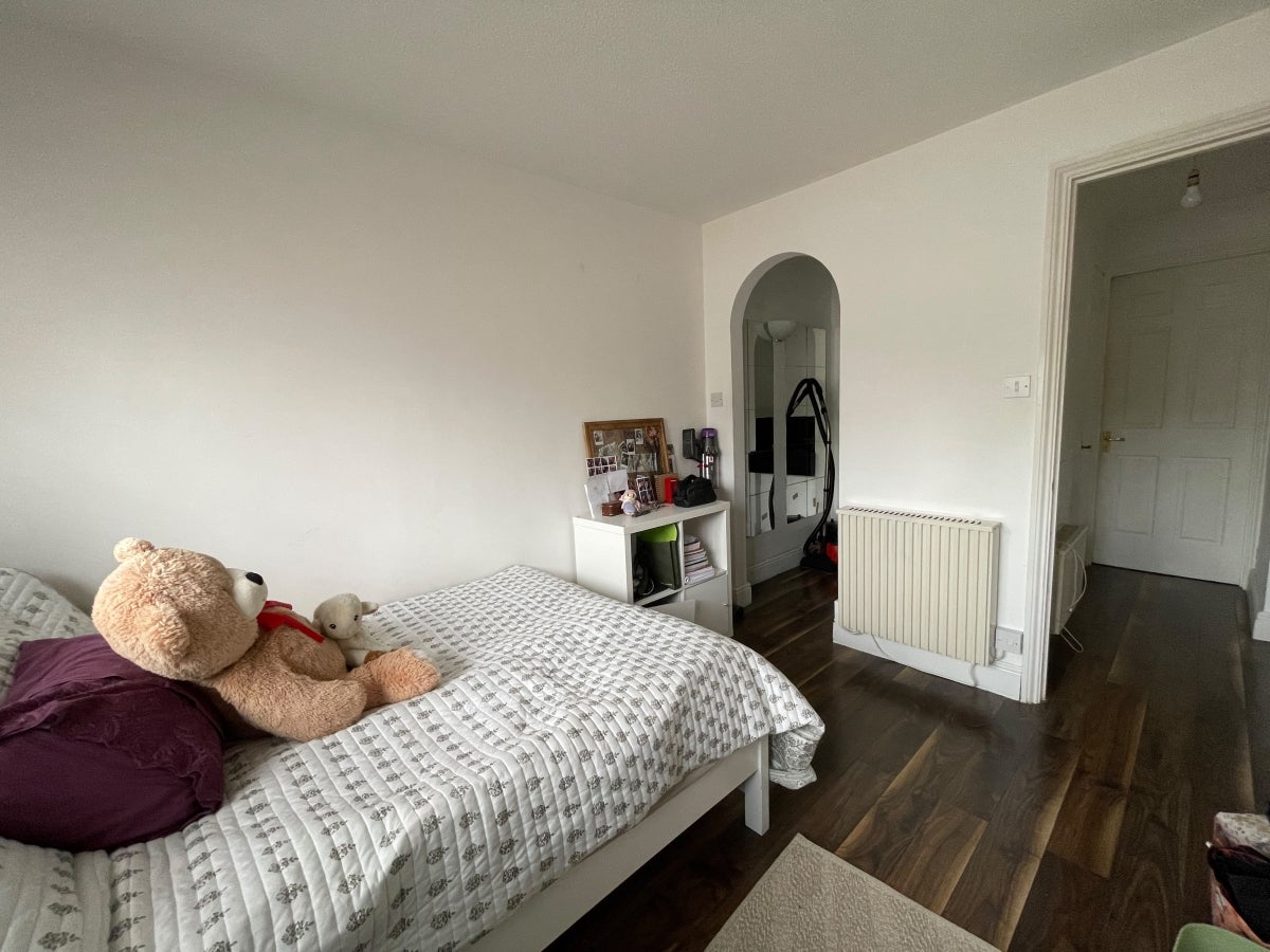Flat Haydon Close in Greater London