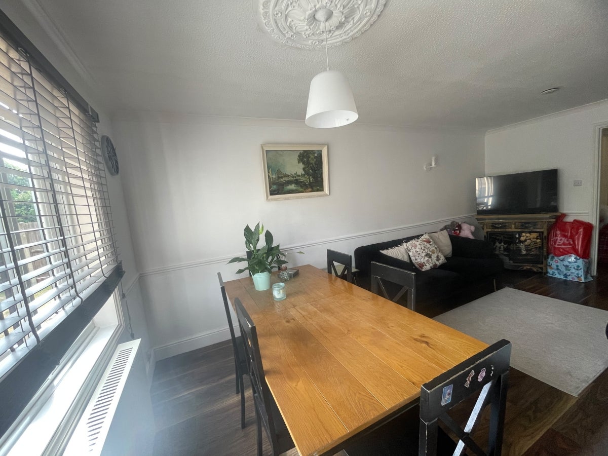 Flat Haydon Close in Greater London