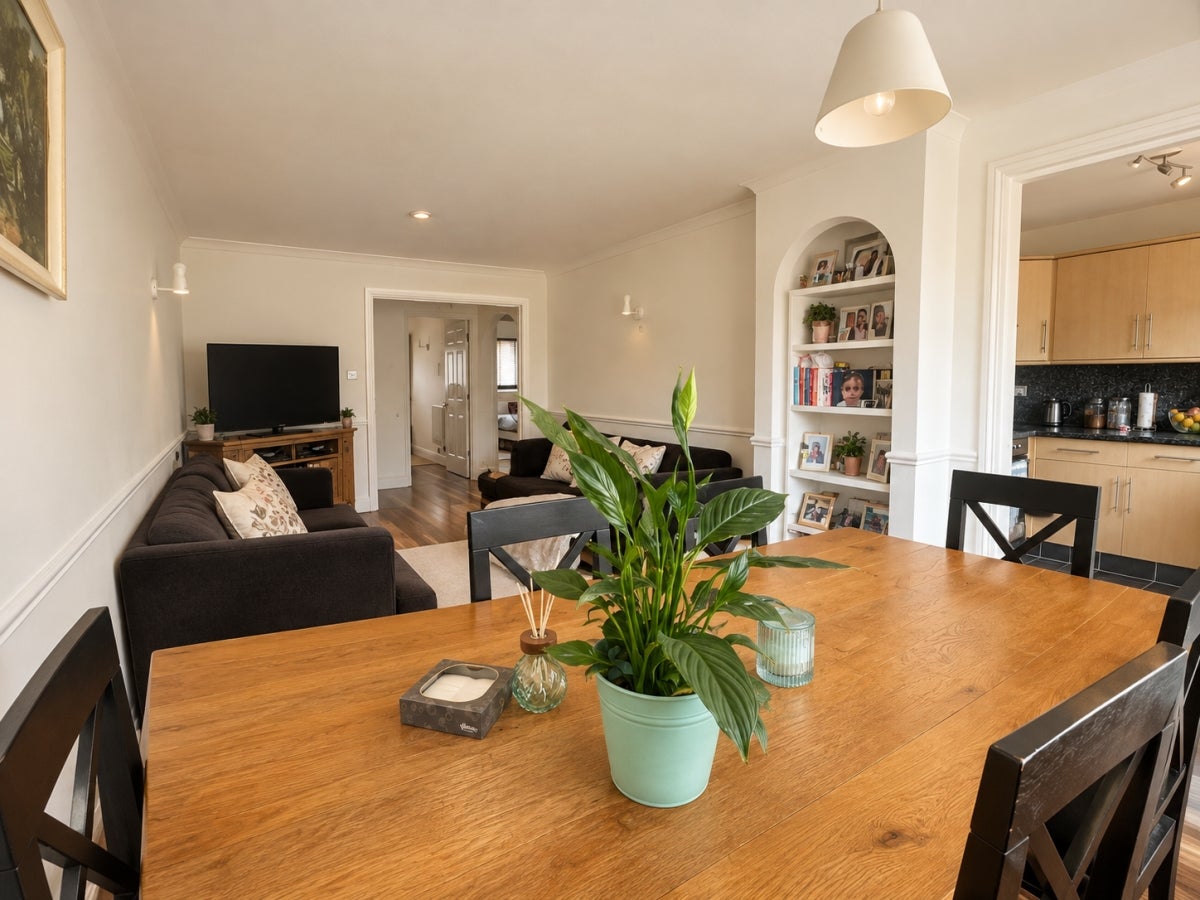 Flat Haydon Close in Greater London