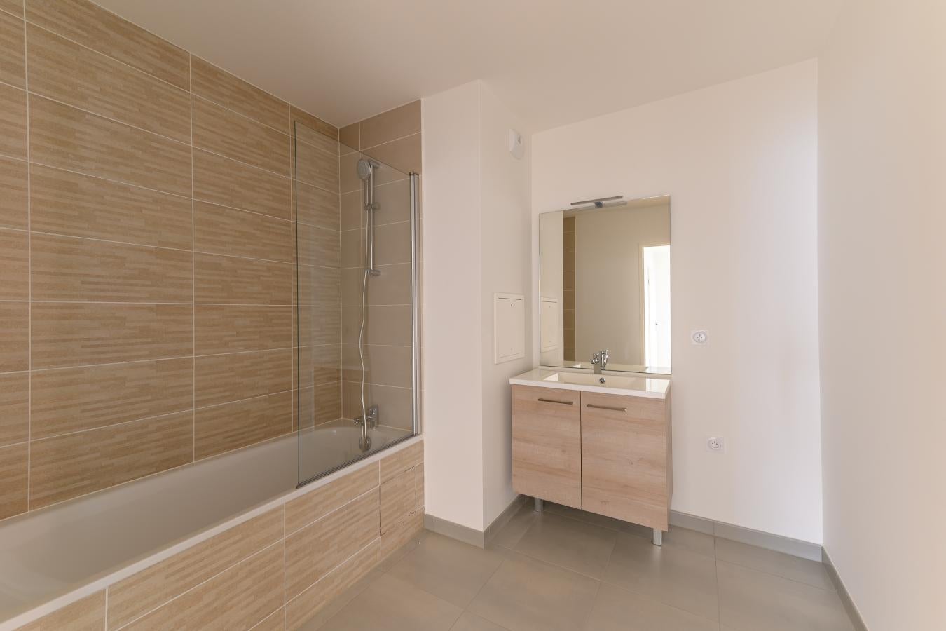 Flat Parvis Samuel Paty in Rosny-sous-Bois