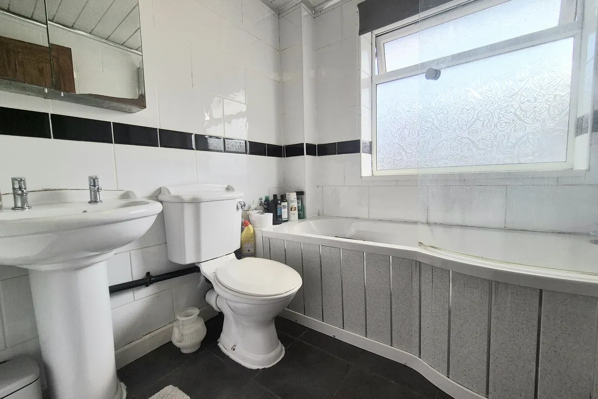 House Kingston Close in Calderdale