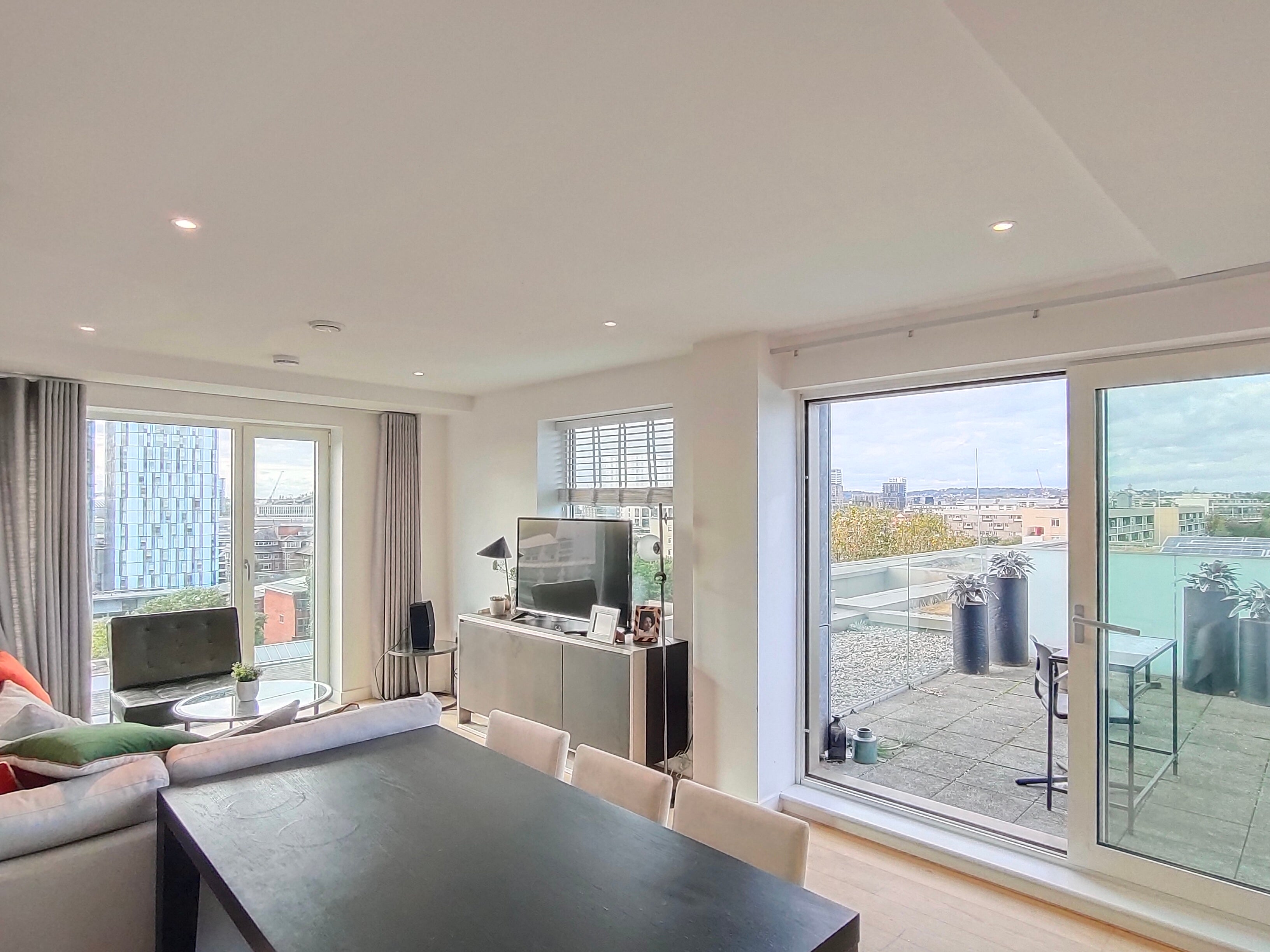 Flat Pentonville Road in Greater London