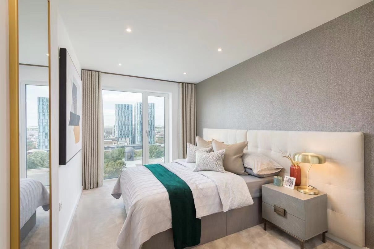 Flat Pentonville Road in Greater London