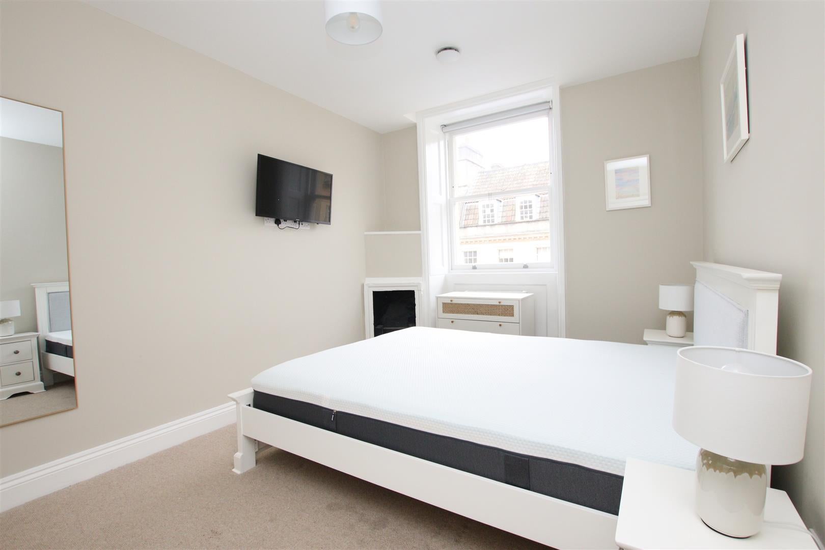 Room Eastfield Avenue in Bath