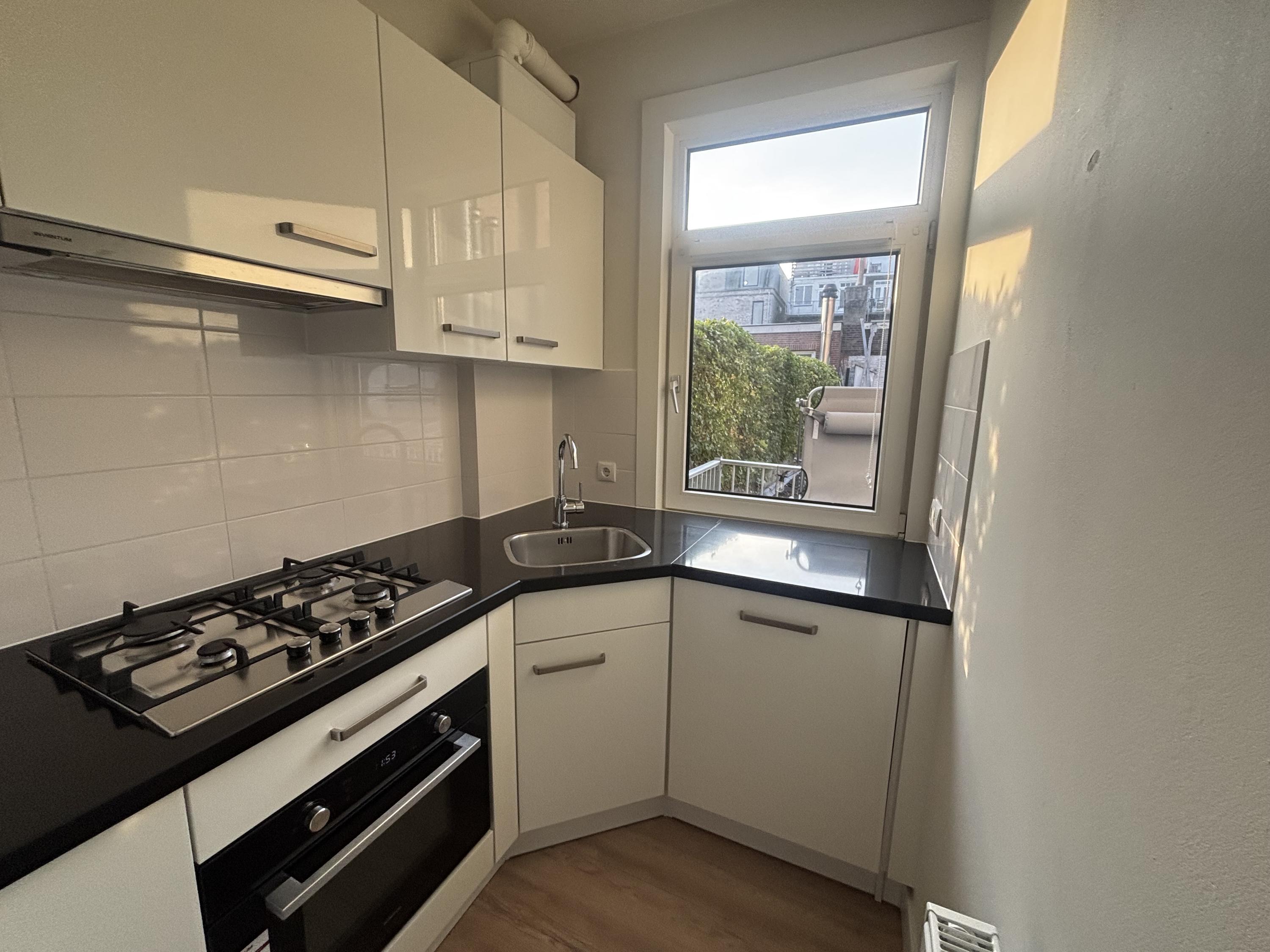 Studio te huur: Elandsstraat 169-1, Amsterdam