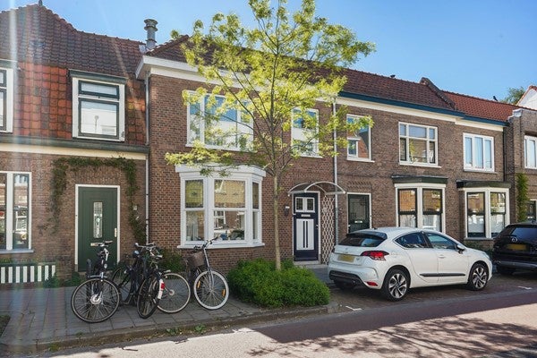 Huis Adriaan Pauwstraat 13 in Delft