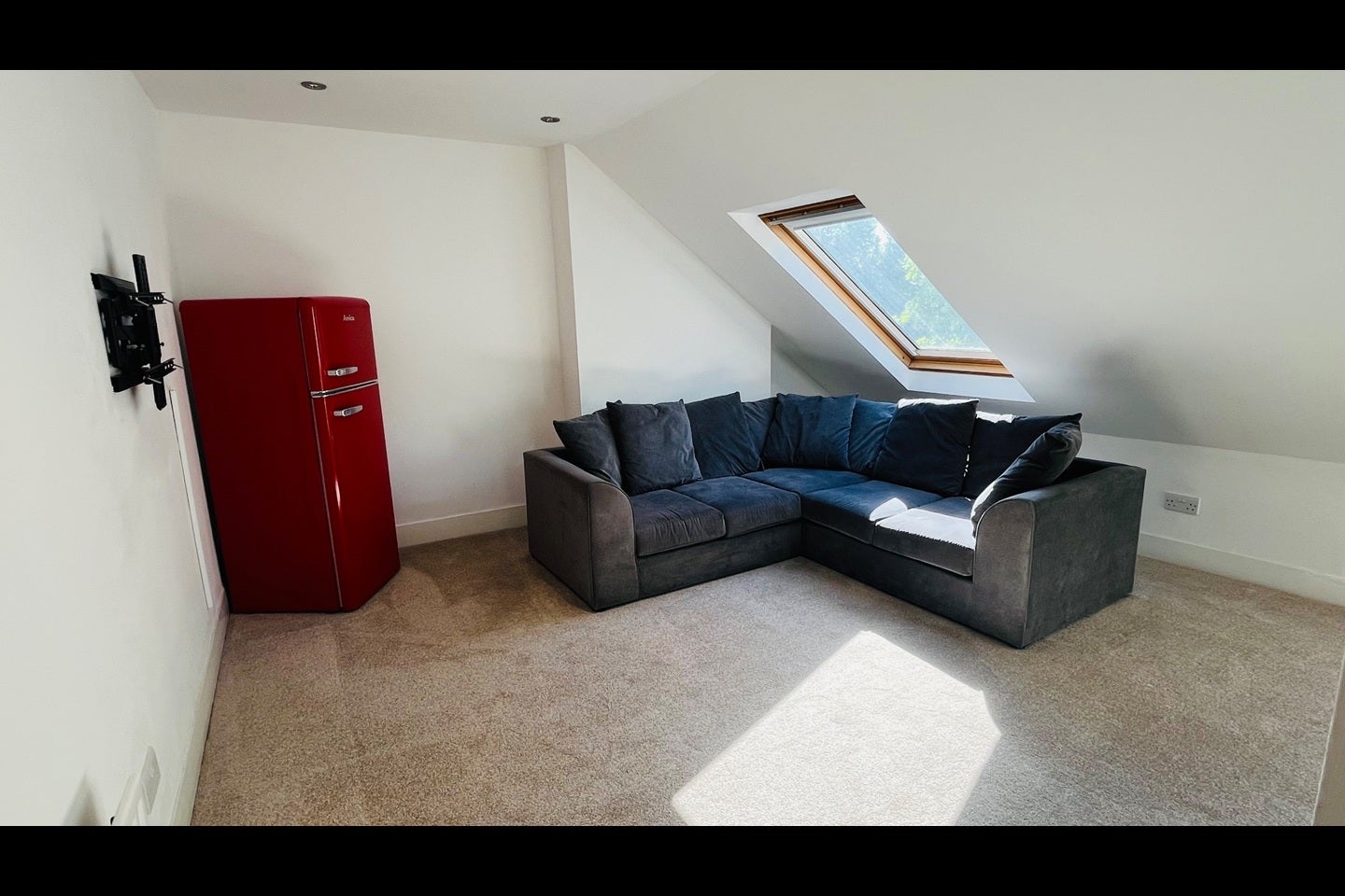 Flat Westmoreland Road in Greater London