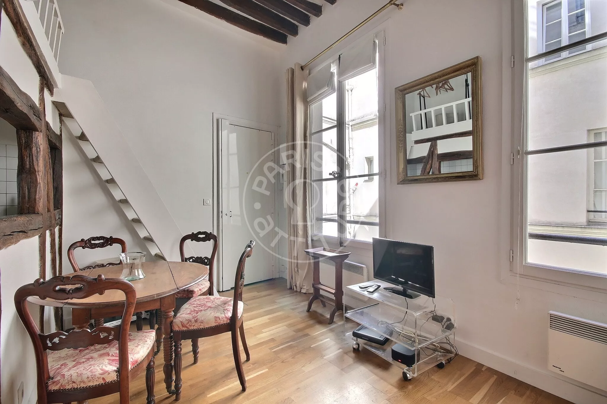 Appartement Rue des Tournelles à Paris