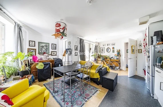Flat Westmoreland Road in Greater London