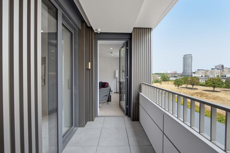 Flat William Morris Way in Greater London