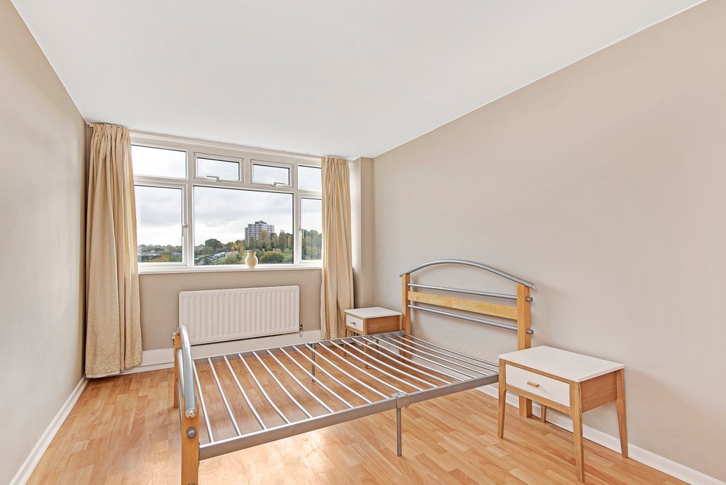 Flat Murfett Close in Greater London