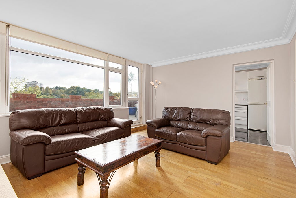 Flat Murfett Close in Greater London