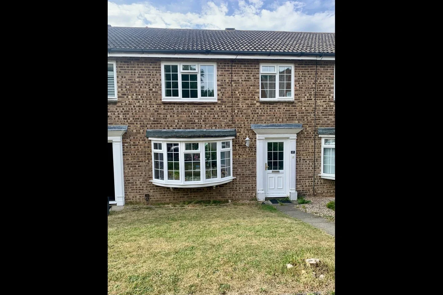 House Aquila Close in Mole Valley