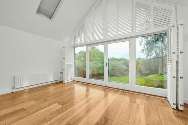 House Heathfield in Elmbridge