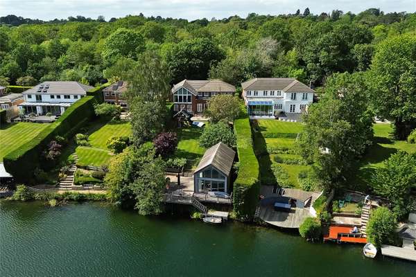 House Heathfield in Elmbridge