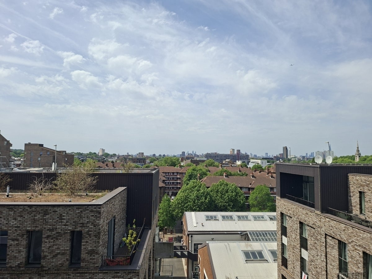Flat Creative Road in Greater London