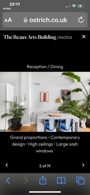 Room Manor Gardens in Greater London