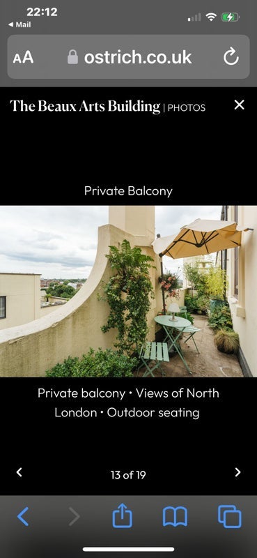 Room Manor Gardens in Greater London