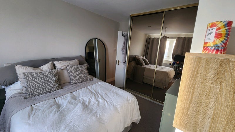 Flat Austin Road in Greater London