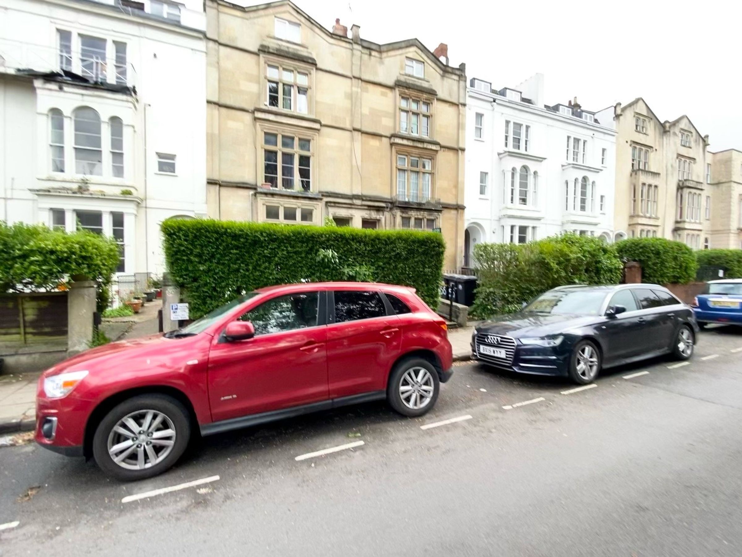 Flat Oakfield Road in Bristol