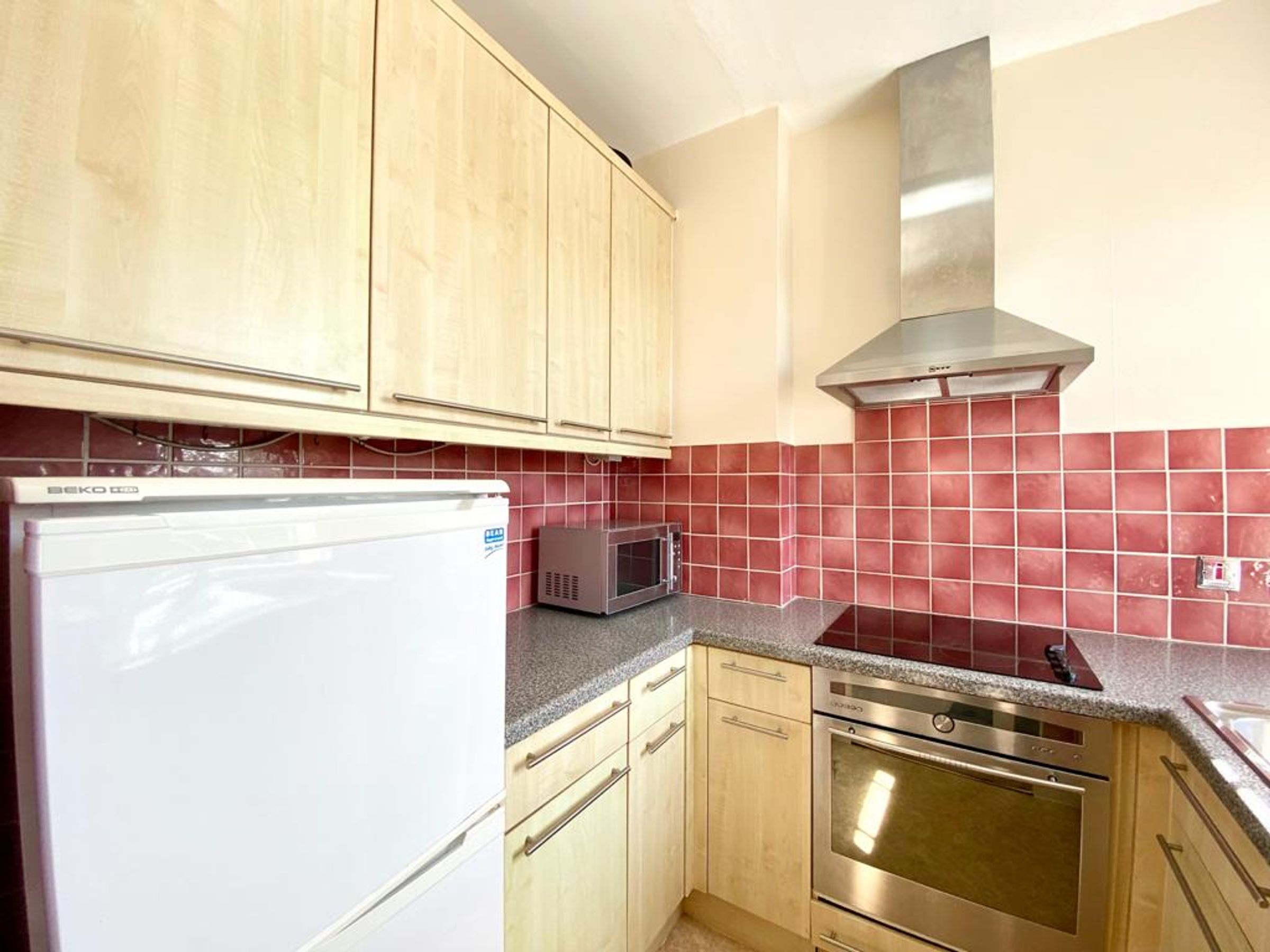 Flat Oakfield Road in Bristol