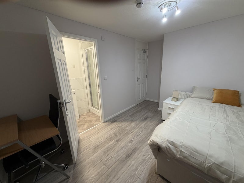 Room Frettons in Basildon