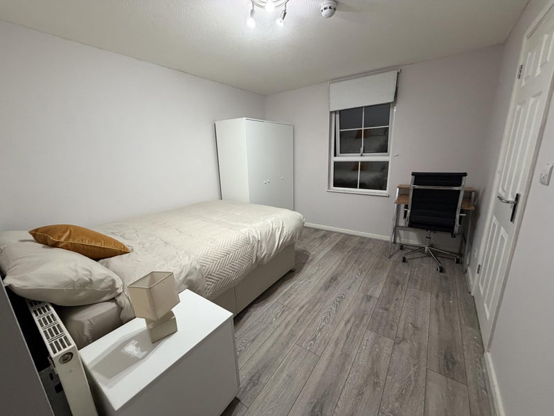 Room Frettons in Basildon