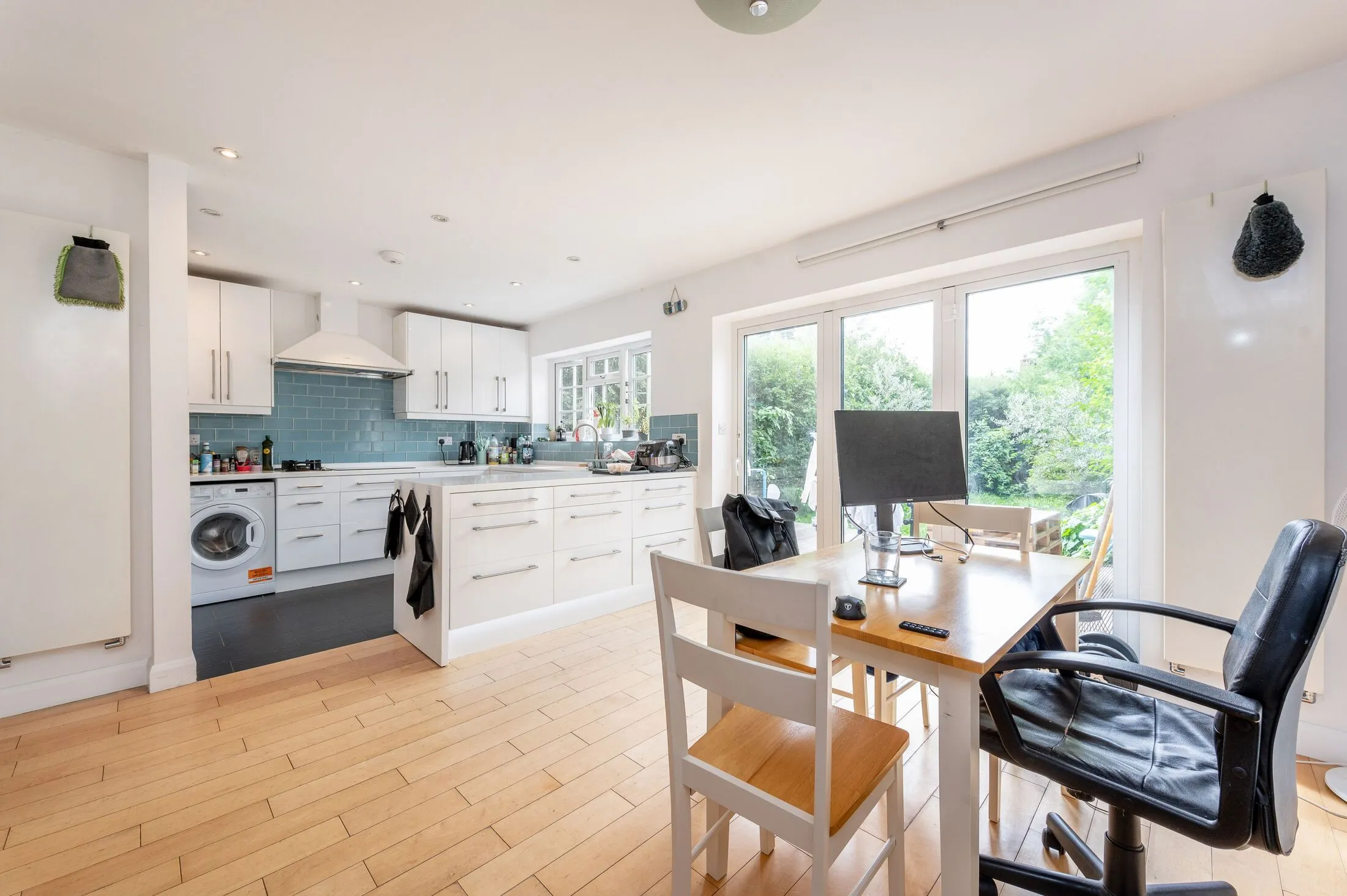 House Yew Tree Road in Greater London
