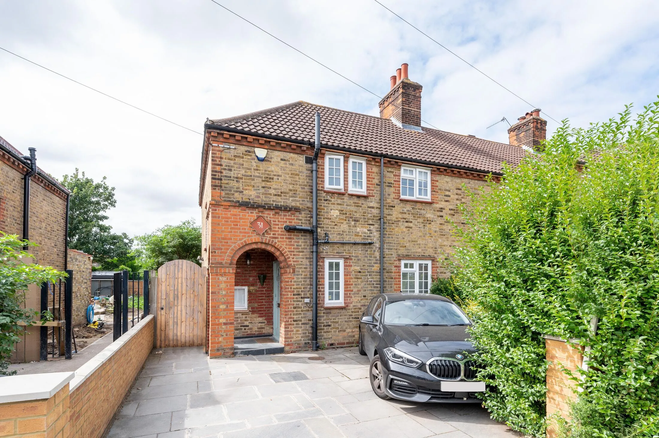House Yew Tree Road in Greater London